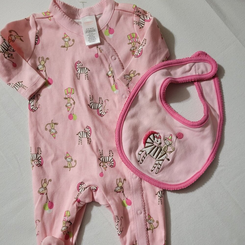 Gymboree Brand New Baby Zebra Monkey NWT 0-3 month Sleeper & VGUC Bib set Locate